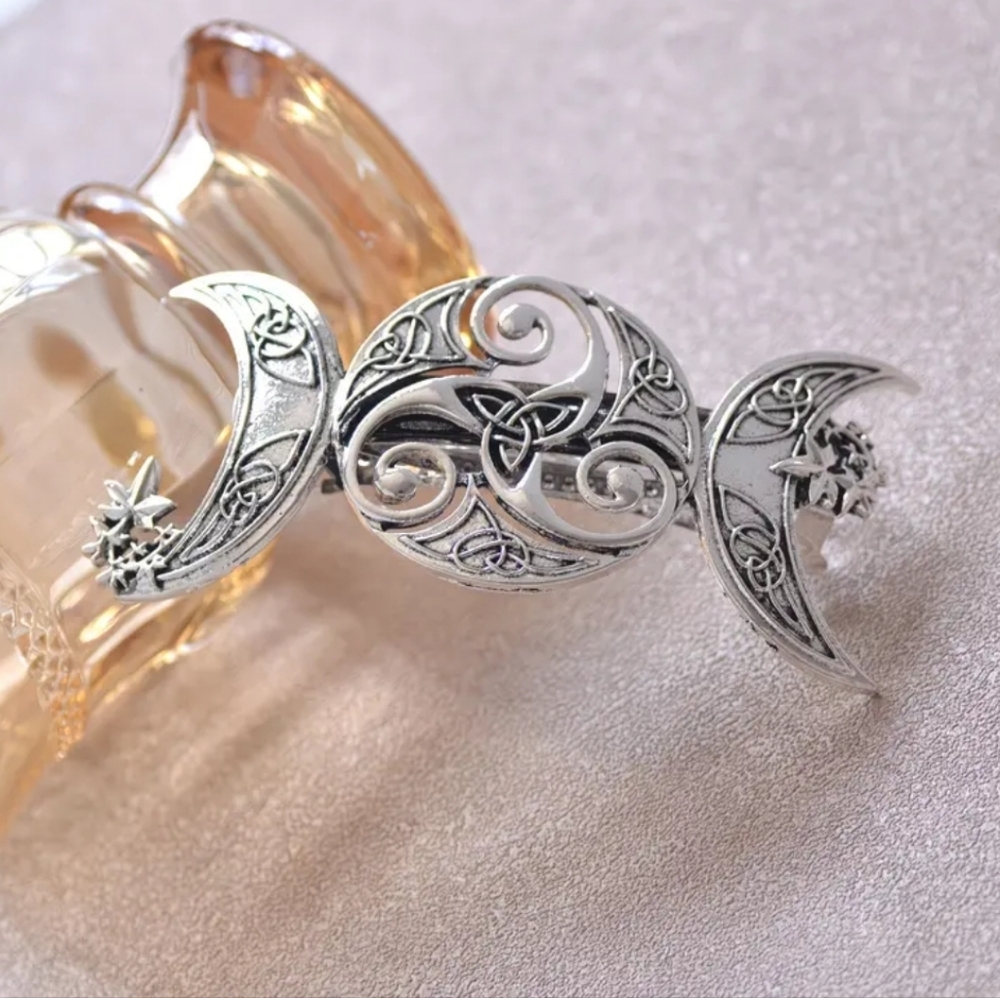 Celtic Triquetra Hair Clip - Picture 6 of 6